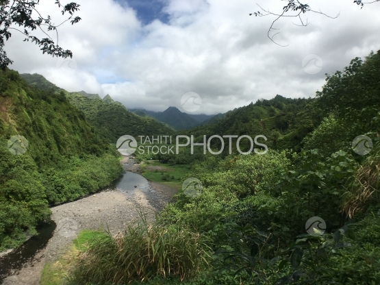 Tahiti, Landscape of the Papenoo valley, by the river