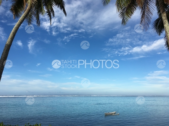 Tahiti, Pirogue in the lagoon of Papara