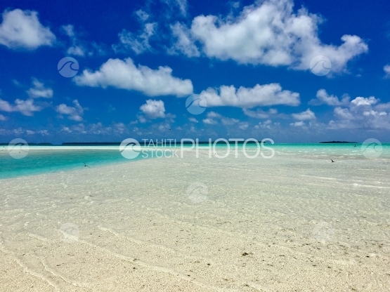White sand and blue Lagoon of Tetiaroa