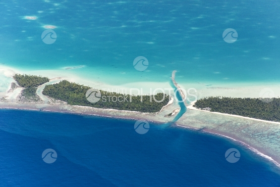 Tupai, aerial view of the atoll and lagoon