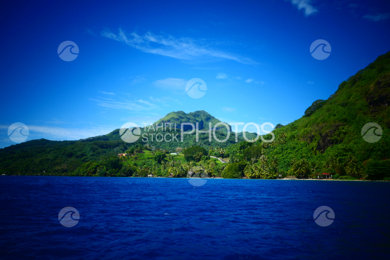 Coast line and lagoon of Huahine