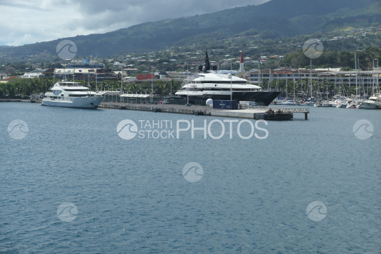 Coast line of Tahiti, harbour of Papeete