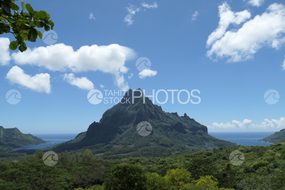 Mount Rotui shot from the Belvedere, Moorea