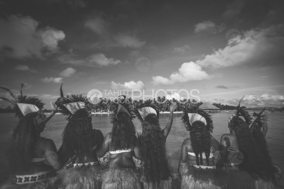 Bora Bora, Troup of dancers waiting on the beach, before the wedding ceremony