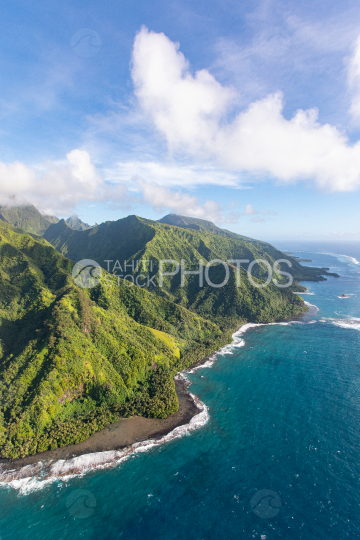 Tahiti Iti, aerial photography of Te Pari at the peninsula