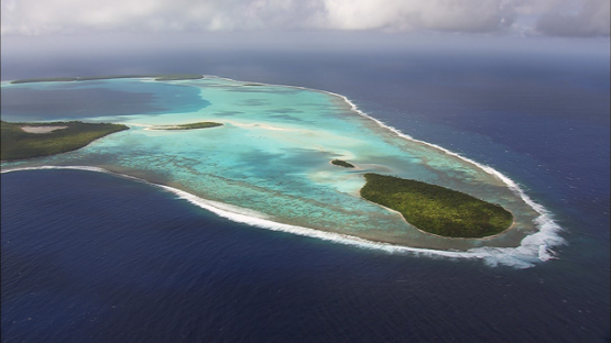 Tetiaroa, Aerial view of the barrier reef and islet, Windward islands