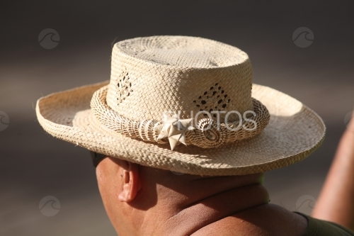 Hat of a man, Chapeau tressé