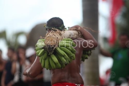 Traditionnal Race bearing fruit, Course à pied des porteurs de fruits