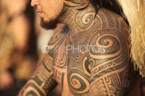 Tatoo on Marquesian Dancer, Tatouage d'un danseur Marquisien