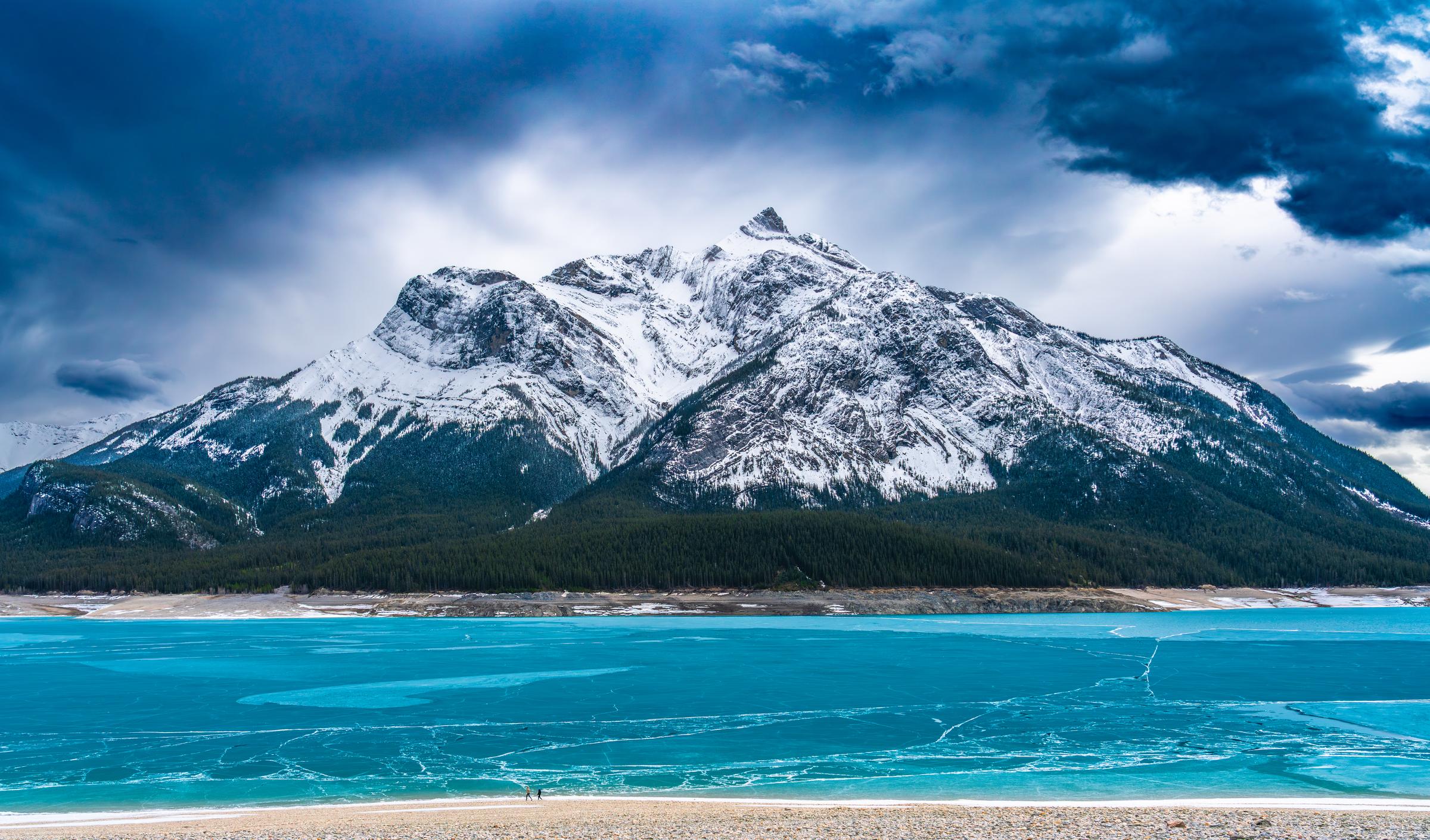 Frozen Abraham Lake