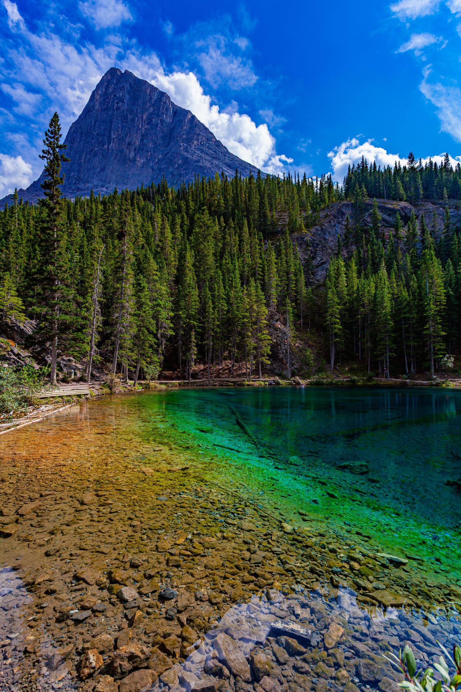 Crystal Clear Emerald Grassi Lakes
