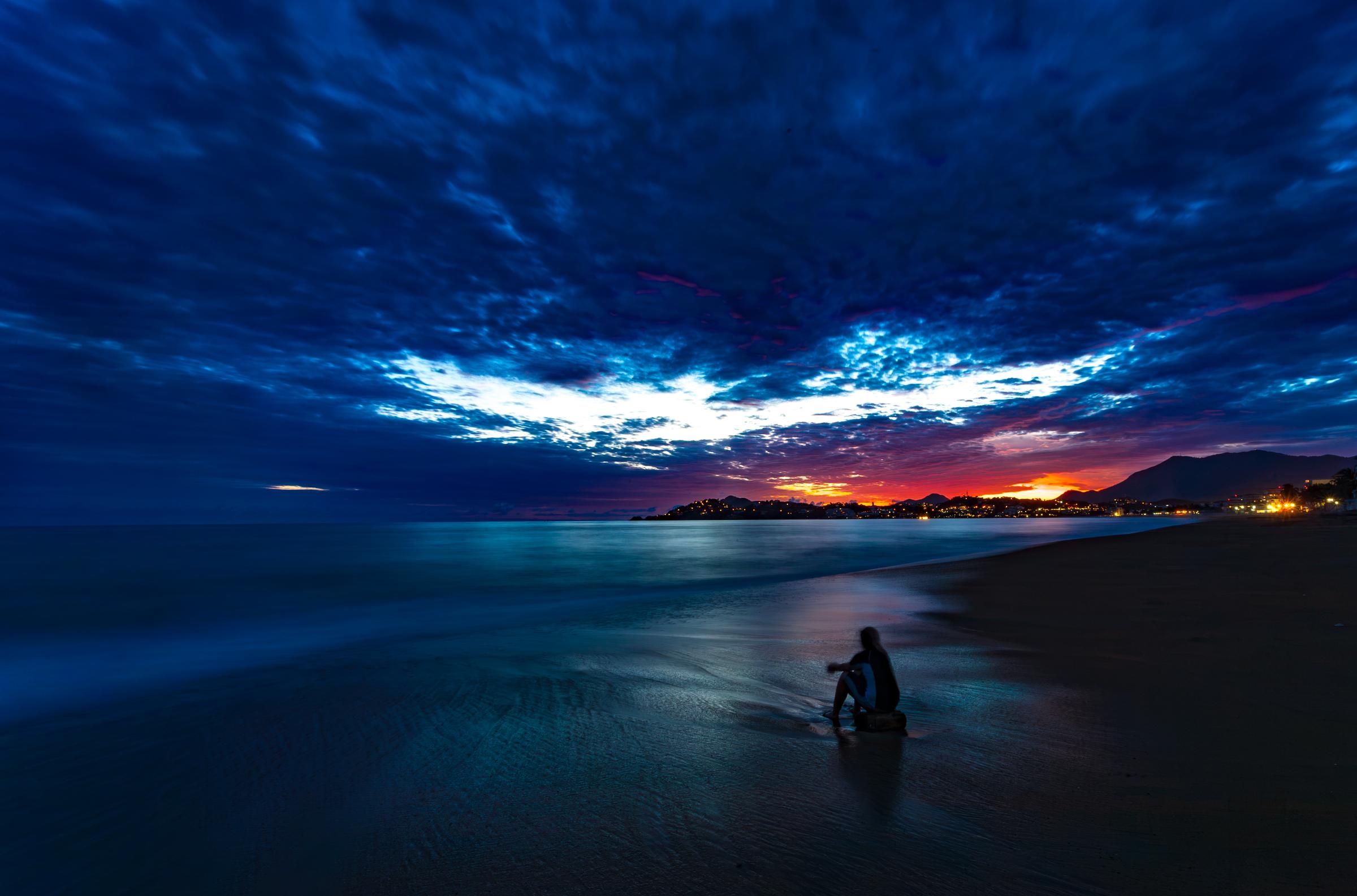 Night on the Playa Las Brisas