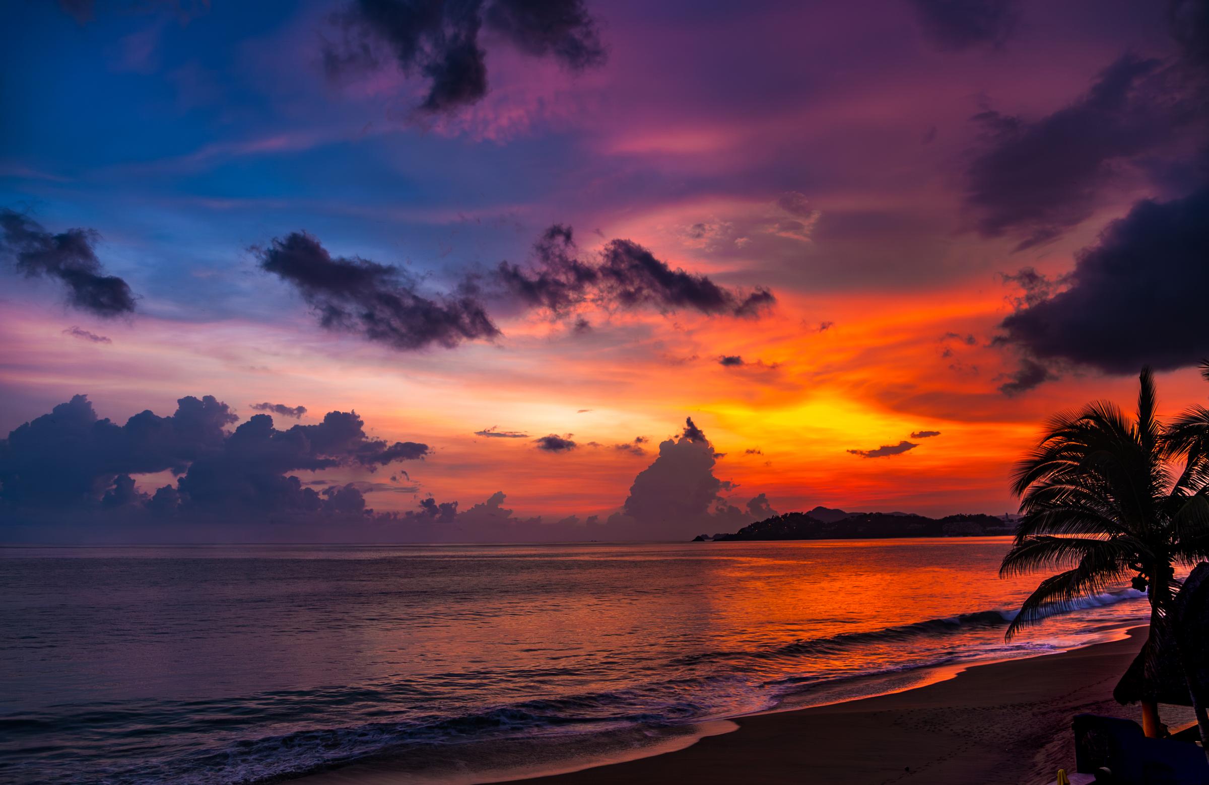 Warm Sunset Playa Las Brisas