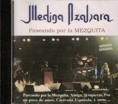 Paseando por la mezquita cover