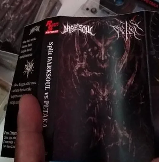 DarkSoul vs Petaka cover