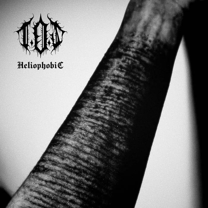 Heliophobic cover