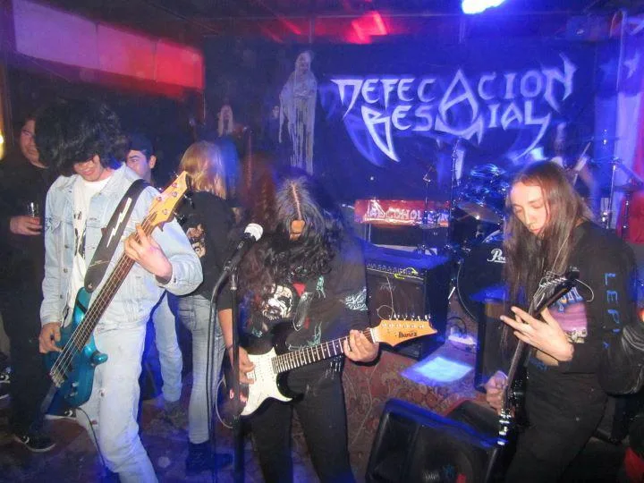 Defecación Bestial