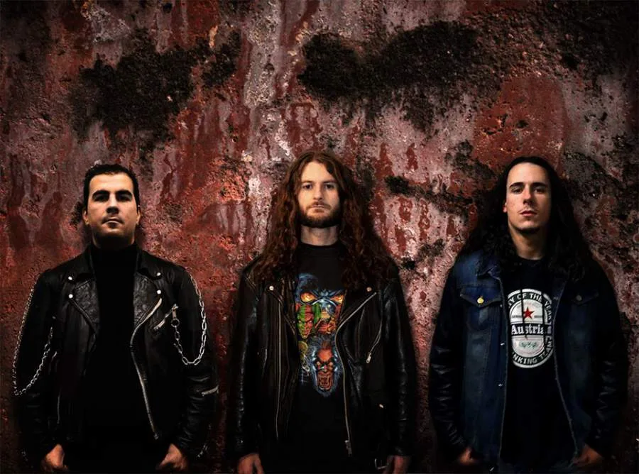 Hostis