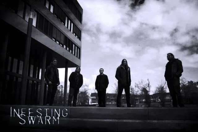 Infesting Swarm