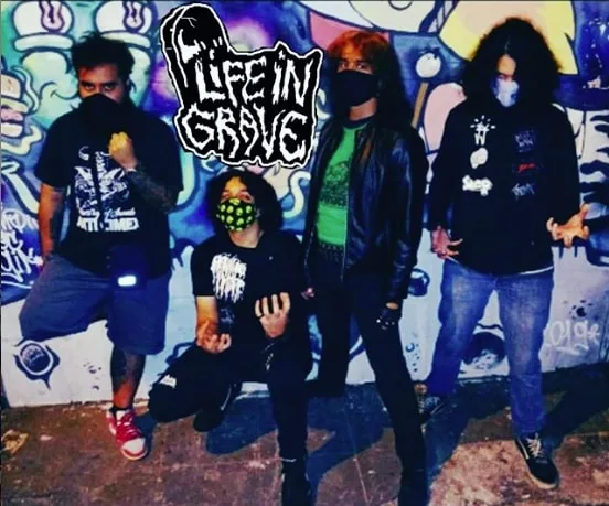 Life in Grave