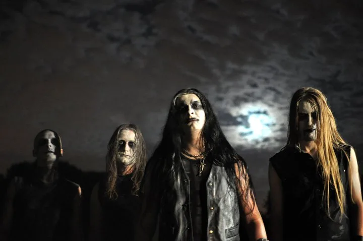 Primitive Graven Image