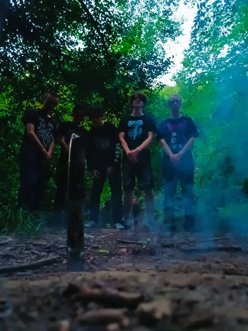 Progressive Decay of Mankind