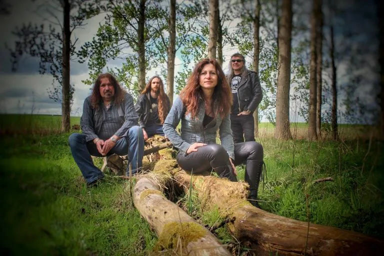 Alice in Thunderland