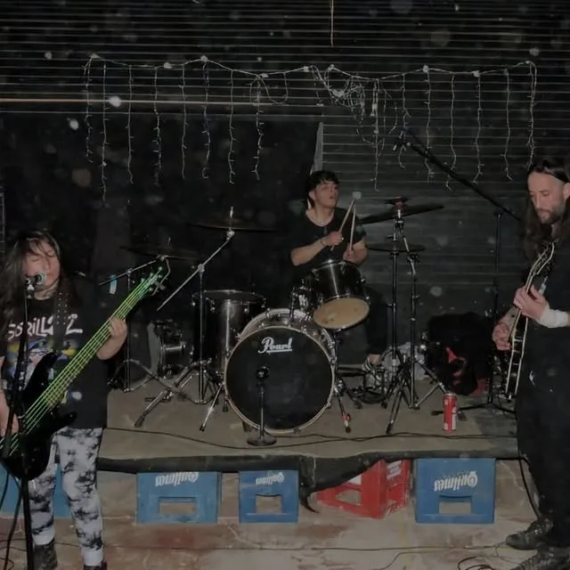 Debajo de los Restos