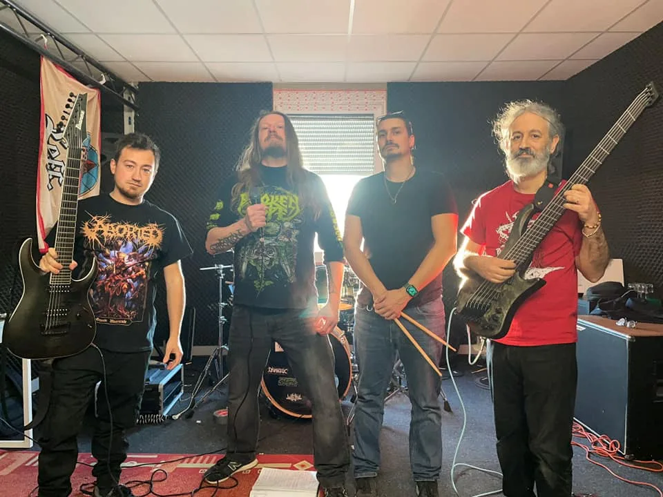 Cerebral Extinction